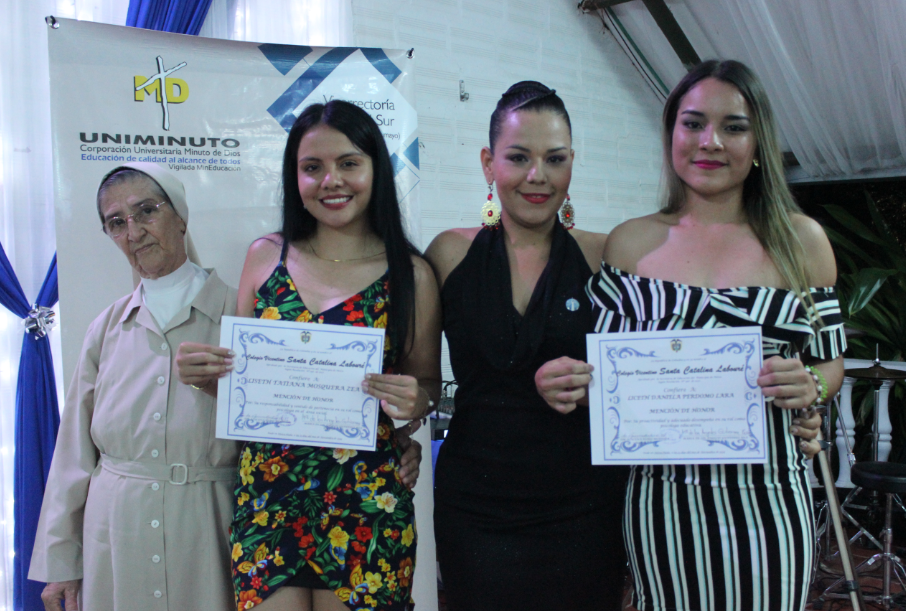 Sor Azucena Rubio Mendoza, Liseth Tatiana Mosquera Zea, María de los Ángeles Gutiérrez Roa y Daniela Perdomo Lara.